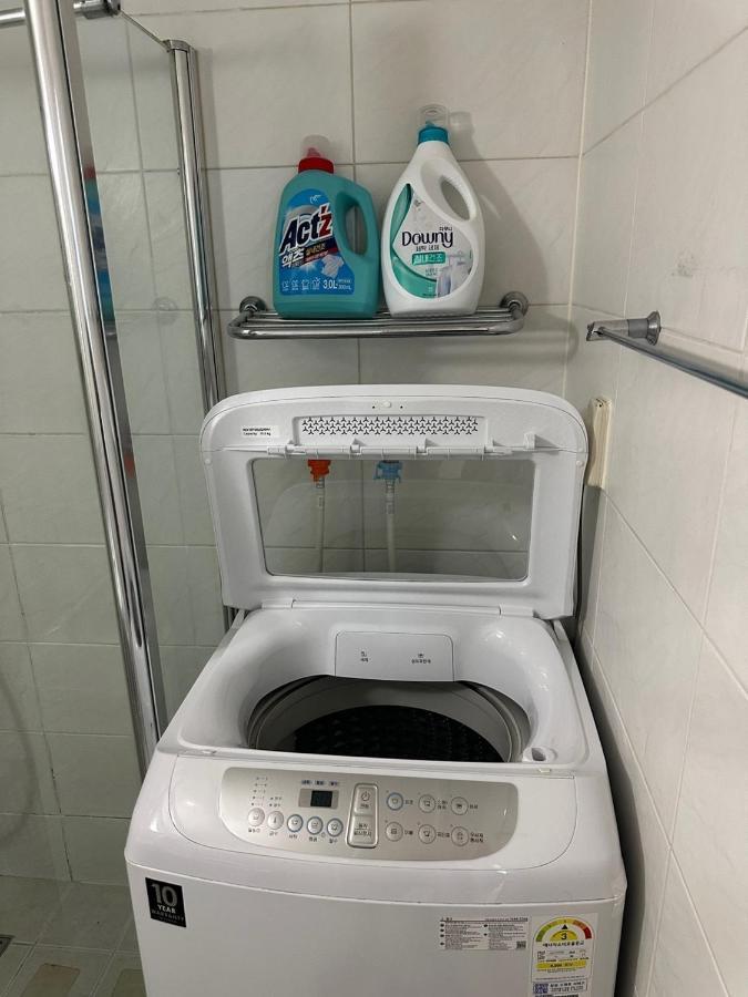 Hongdae Guesthouse 1Min From Hongik Uni Station Exit #1 Seul Zewnętrze zdjęcie