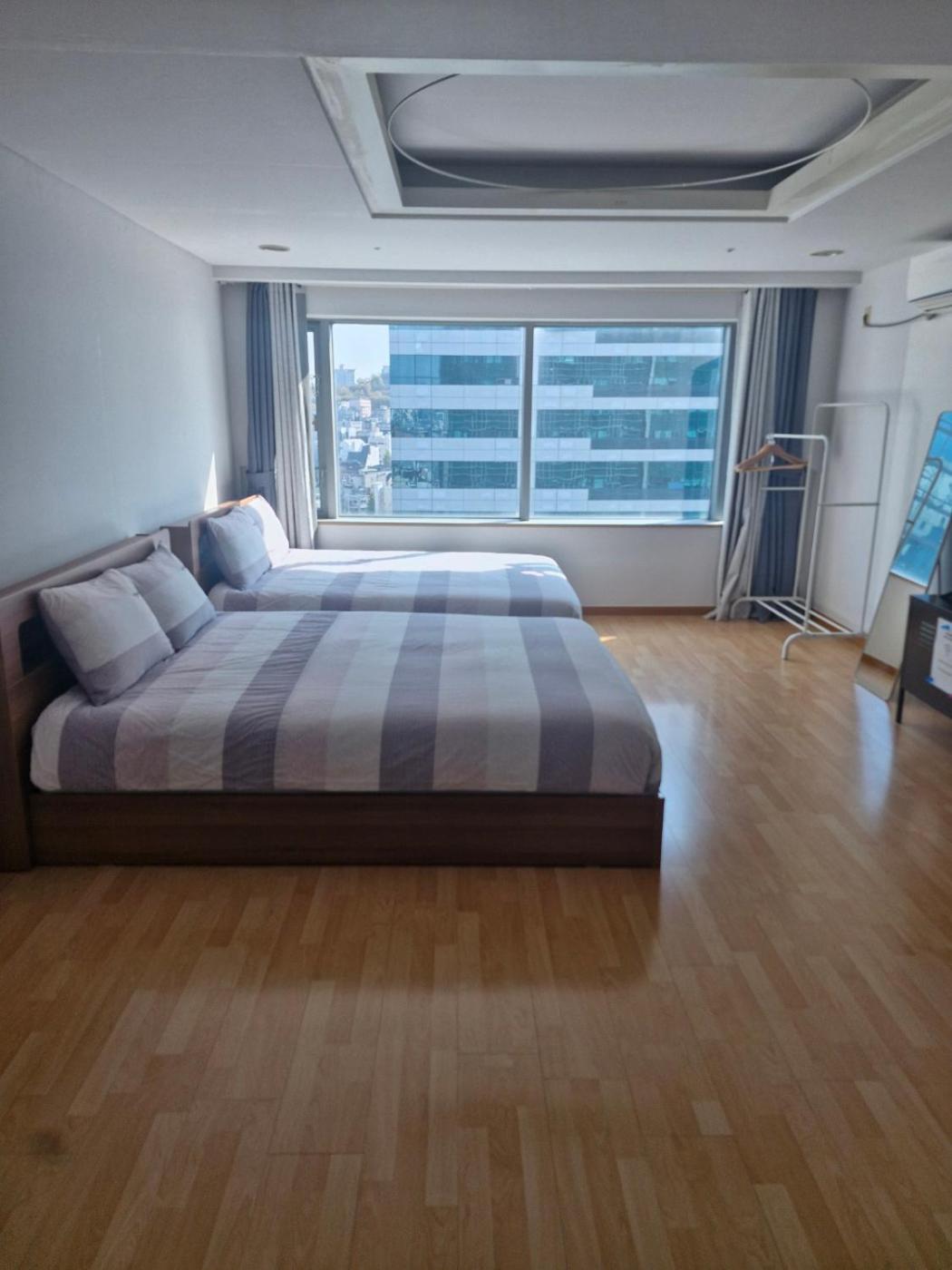 Hongdae Guesthouse 1Min From Hongik Uni Station Exit #1 Seul Zewnętrze zdjęcie